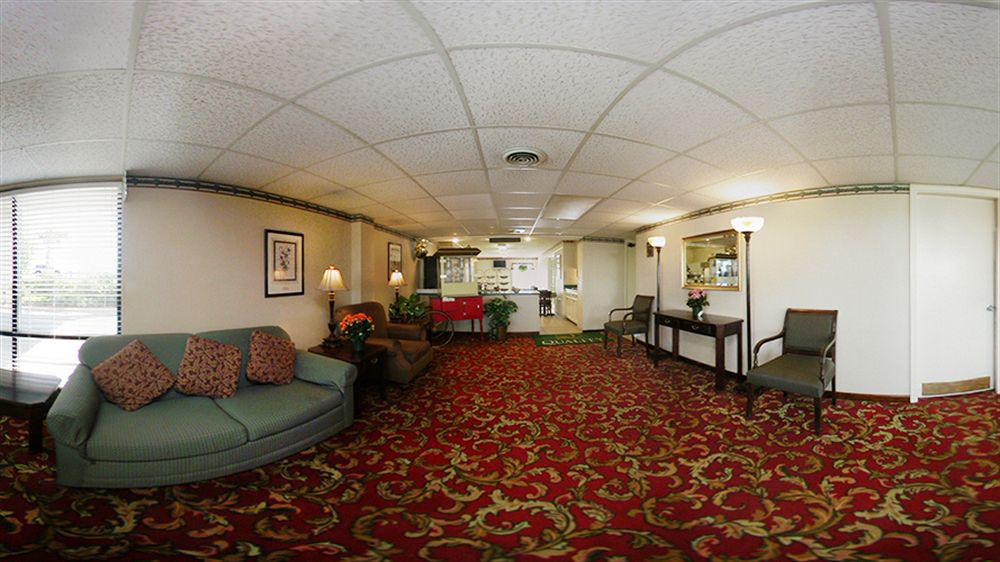 Quality Inn & Suites Monroe Exterior photo